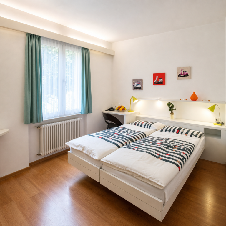 Luna Room